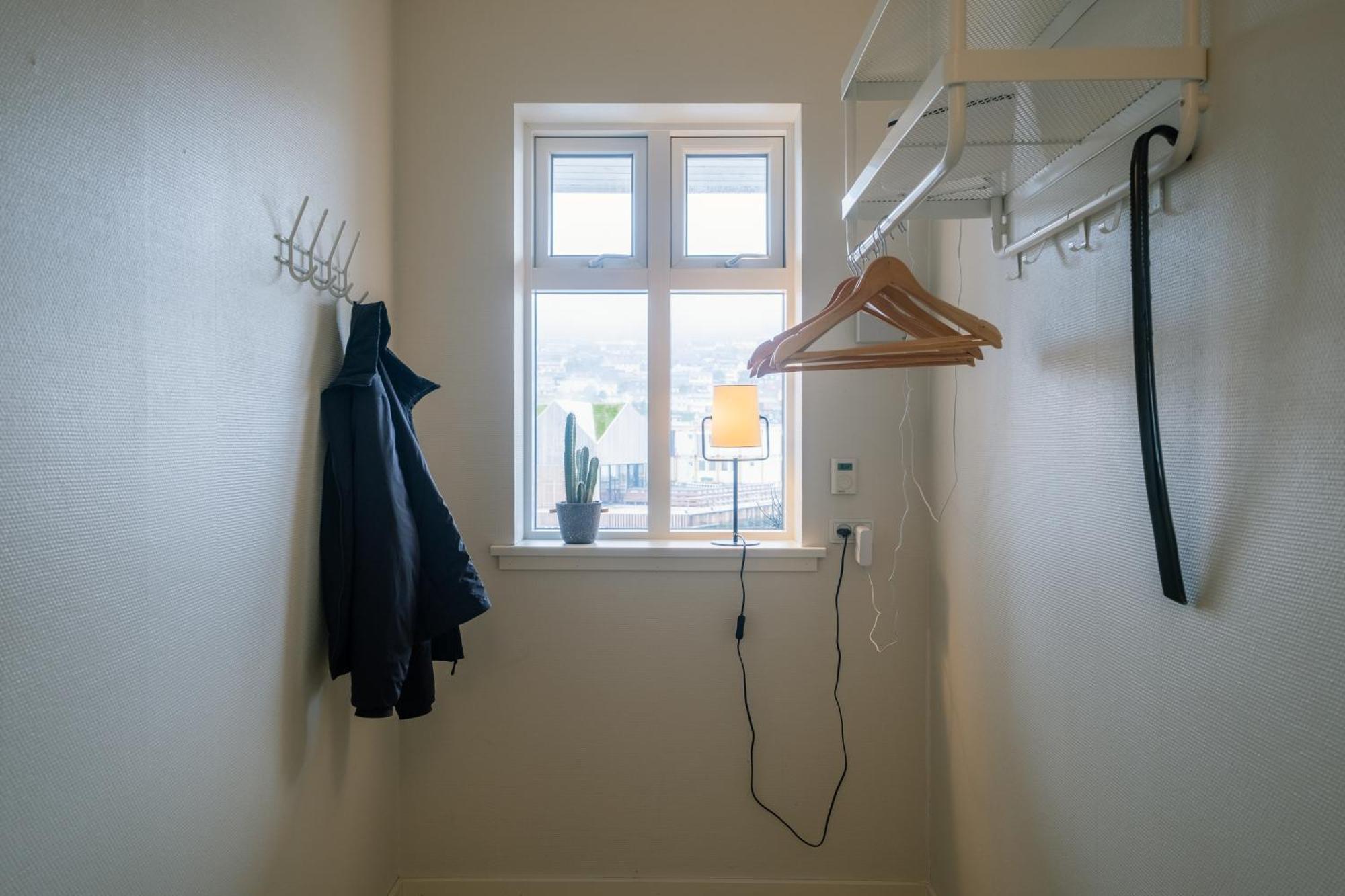 Spacious City Center Home By The Sea Klaksvík Esterno foto